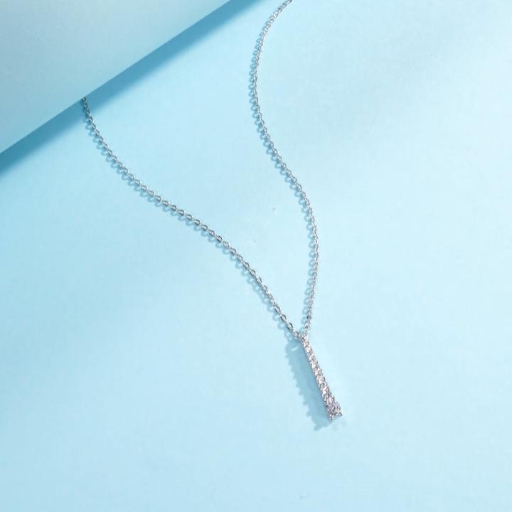 Minimalist Moissanite Elegance Necklace